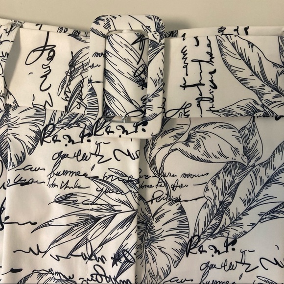 Belted High Waist Print Shorts - Picture 11 of 14